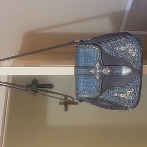P&G WESTERN PURSE WITH STRAP.  HARDLY USED. LOOKS BRAND NEW! BROWN AND BLUE
